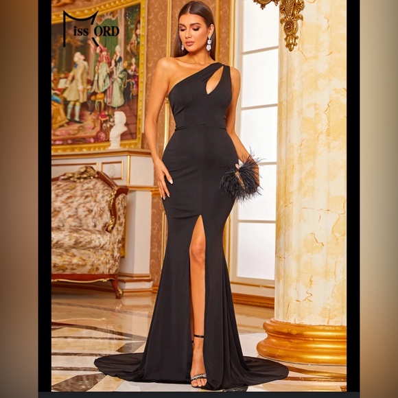 Miss Ord Black One Shoulder Maxi Dress - Picture 1 of 10